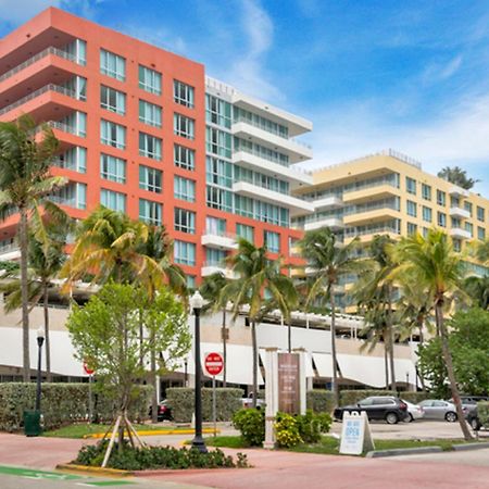 Beachfront Bentley Hotel One Bedroom Suite With Balcony And Beach Access Маями Бийч Екстериор снимка