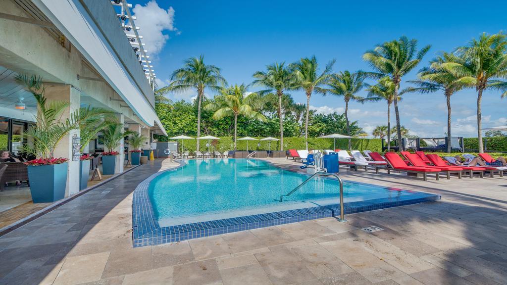Beachfront Bentley Hotel One Bedroom Suite With Balcony And Beach Access Маями Бийч Екстериор снимка